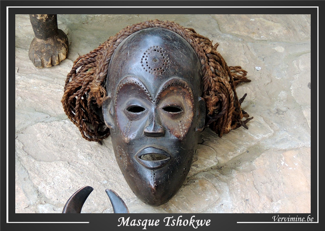 Masque Tshokwe, chevelure en corde. Congo